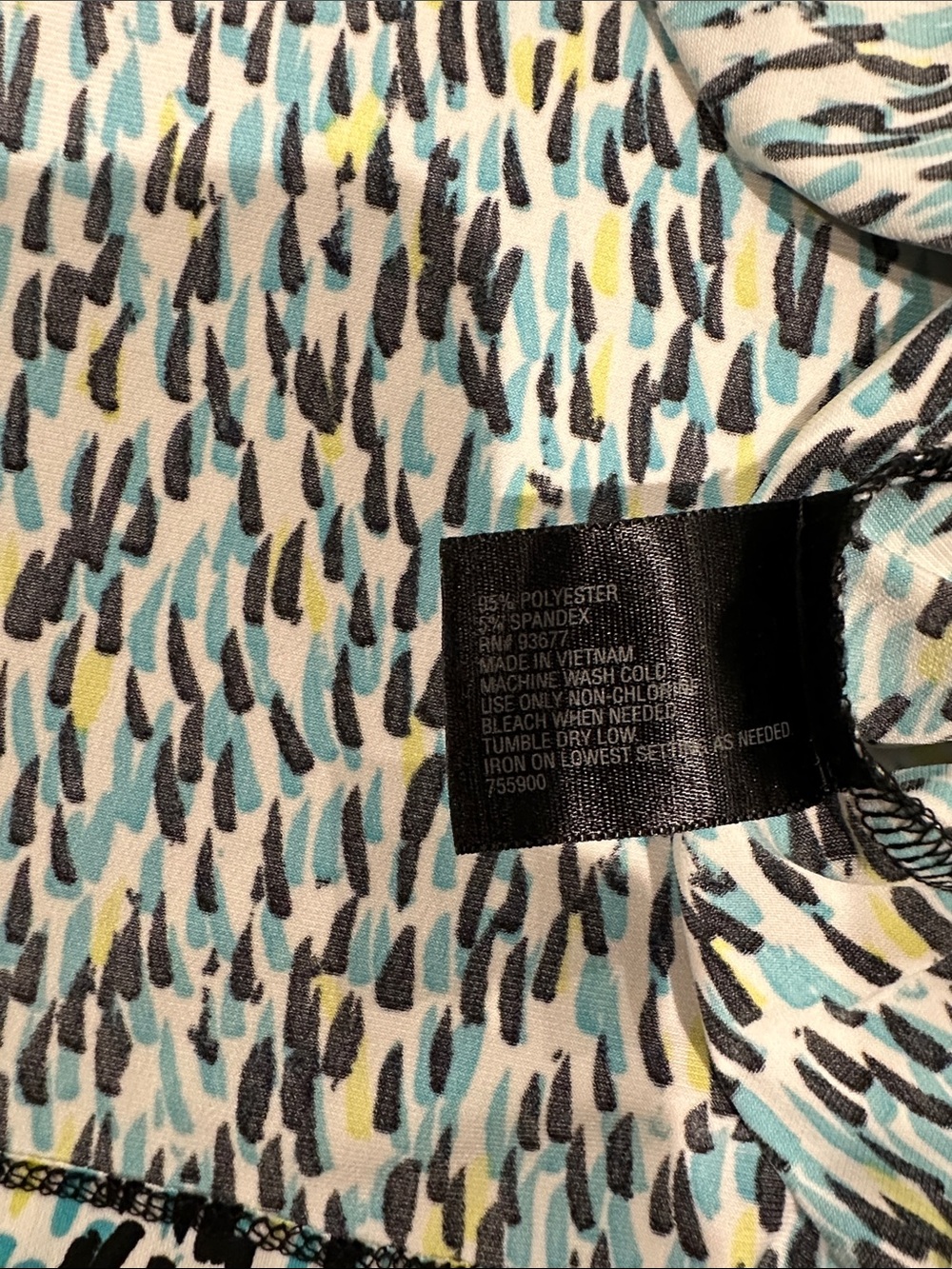 Worthington Short Sleeve Scoop Neck Top in Teal, Black, White, Yellow. Size 2X - Picture 6 of 8